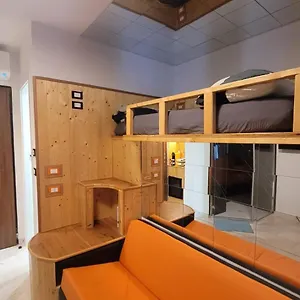 https://4roomz.emilia-romagnahotels.net