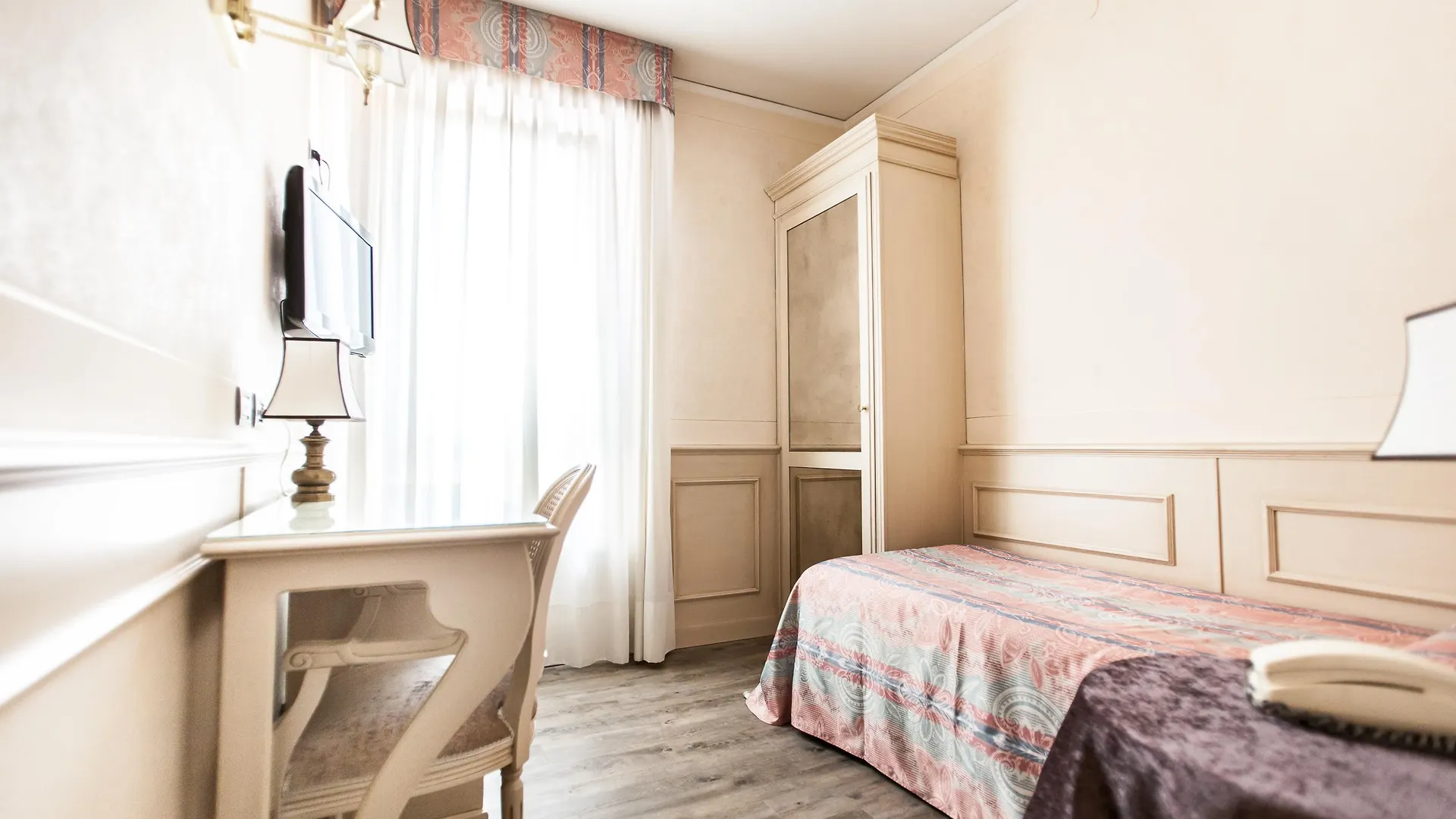 ***  Hotel San Luca Verona İtalya